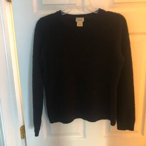 L.L. Bean Cashmere Women's Black Crewneck Sweater medium
